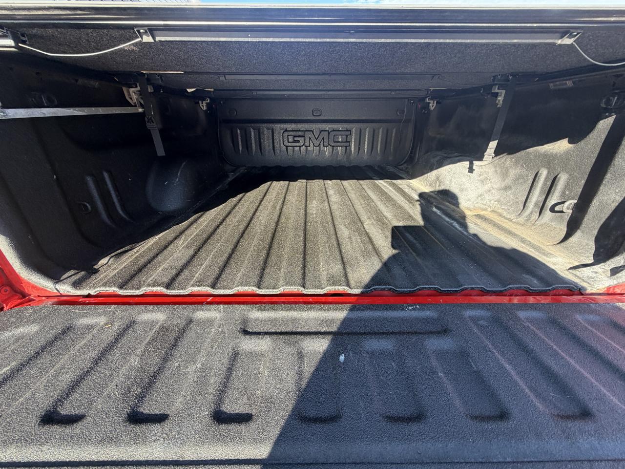 GMC Sierra 1500 4WD Crew Cab 143.5" SLT 2018
