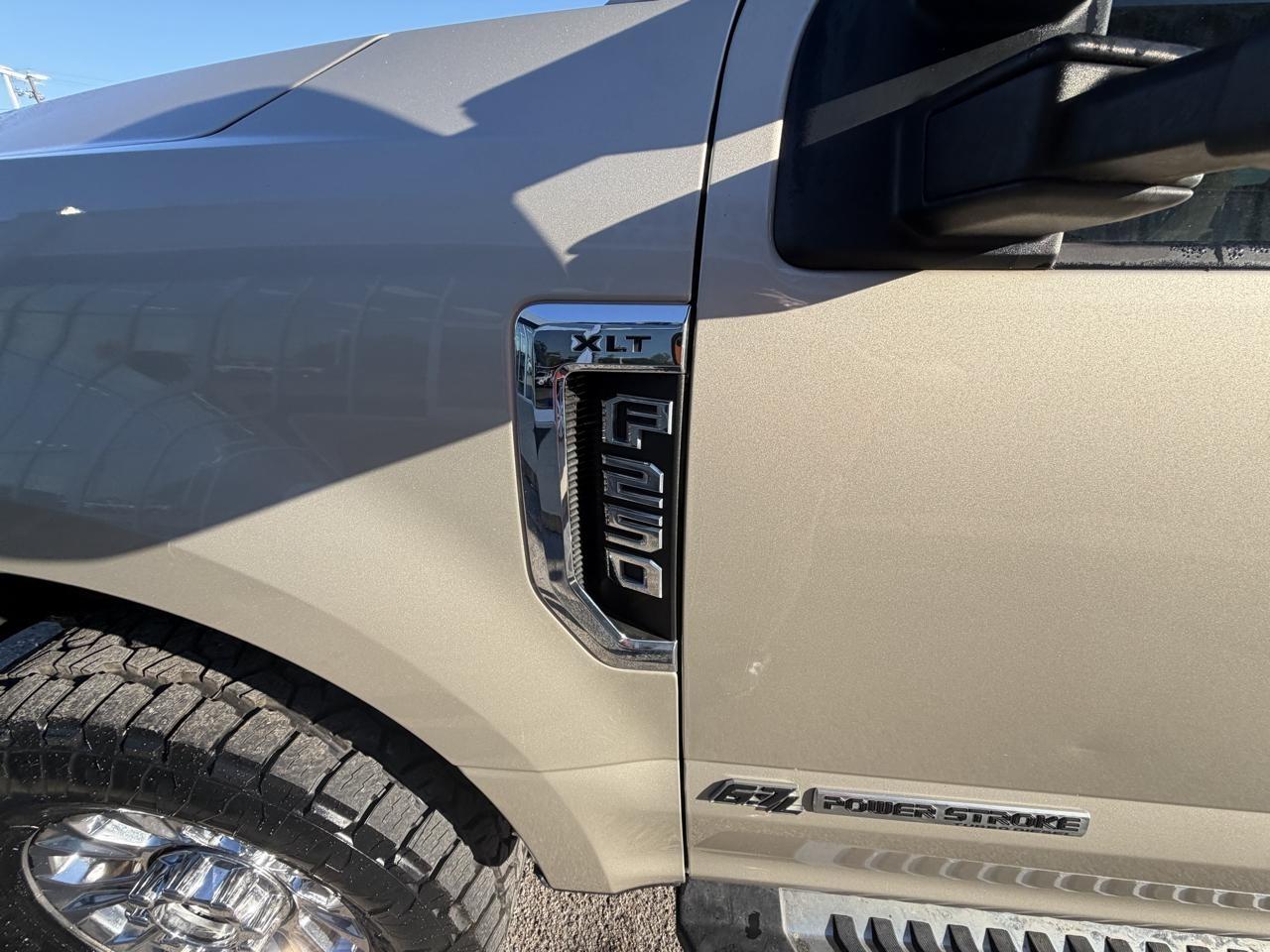 Ford Super Duty F-250 SRW XLT 4WD Crew Cab 8' Box 2018