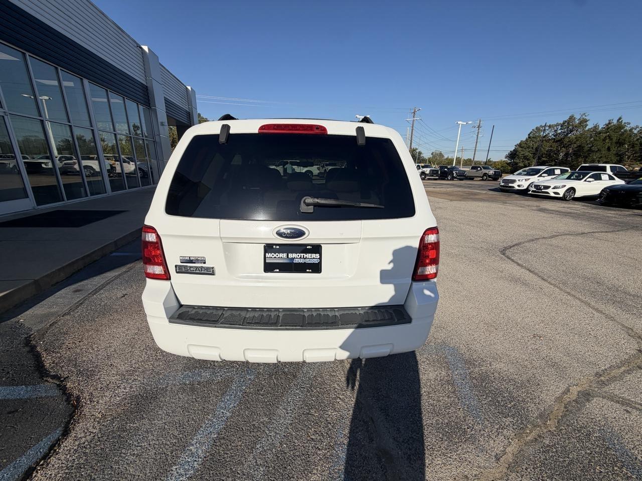 Ford Escape FWD 4dr I4 Auto XLT 2008