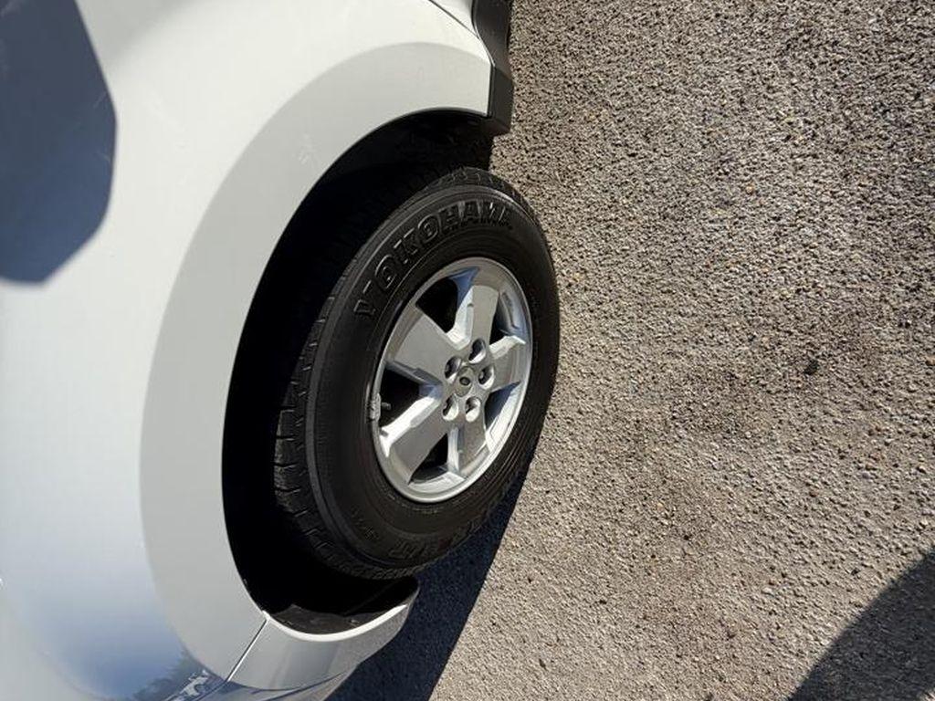 Ford Escape FWD 4dr I4 Auto XLT 2008