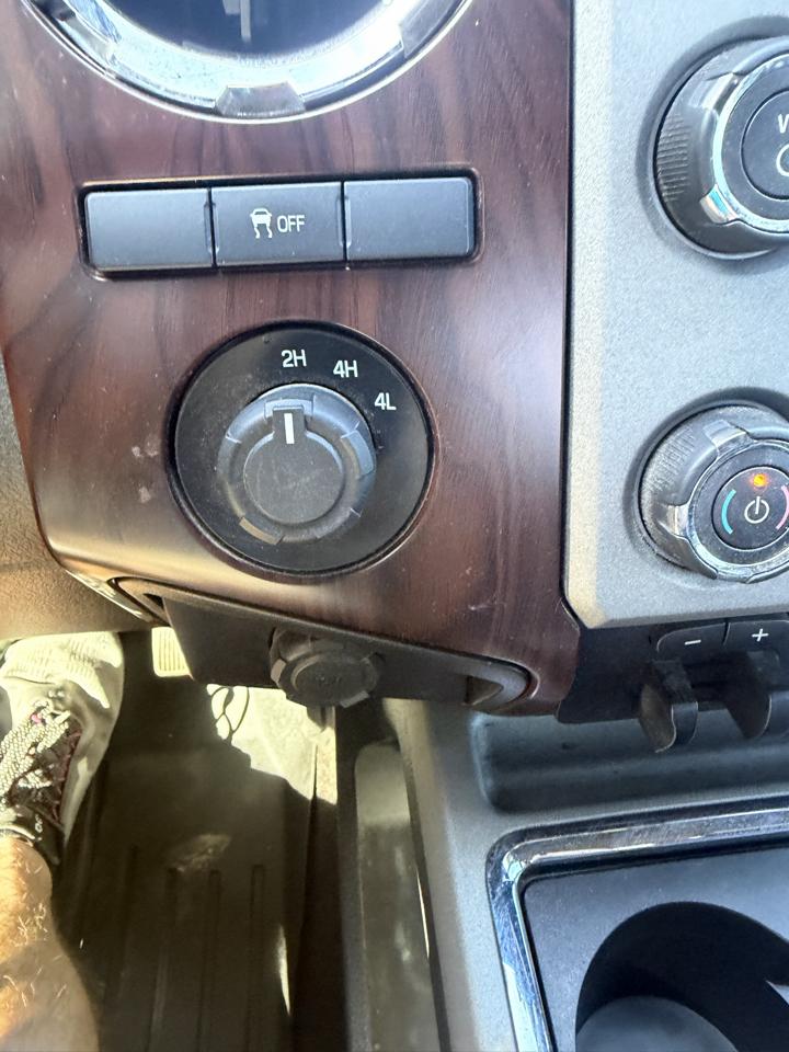 Ford Super Duty F-250 SRW Lariat 4WD Crew Cab 6.75' Box 2014