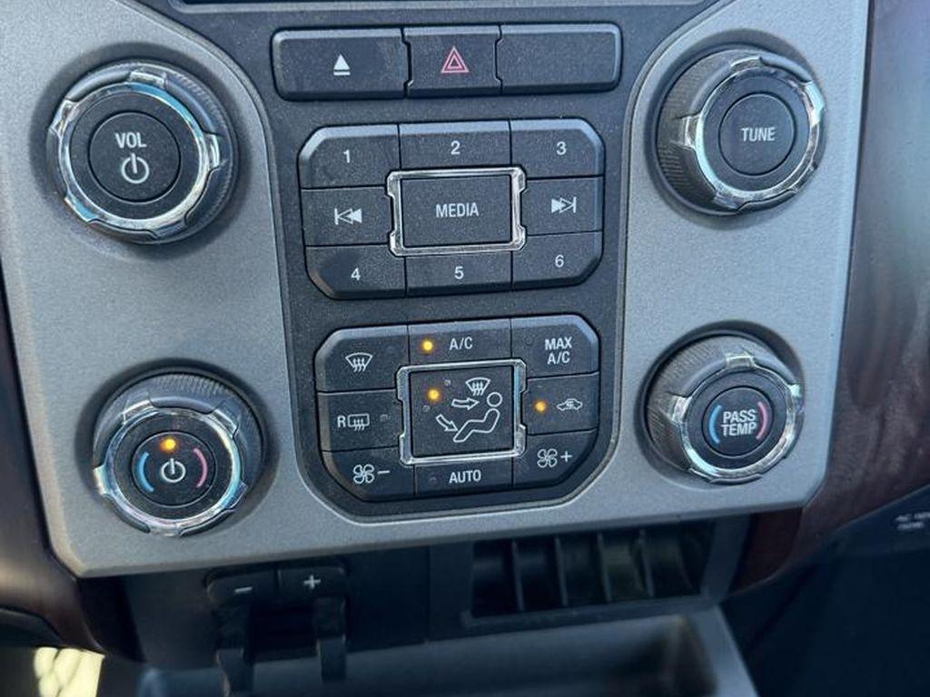 Ford Super Duty F-250 SRW Lariat 4WD Crew Cab 6.75' Box 2014