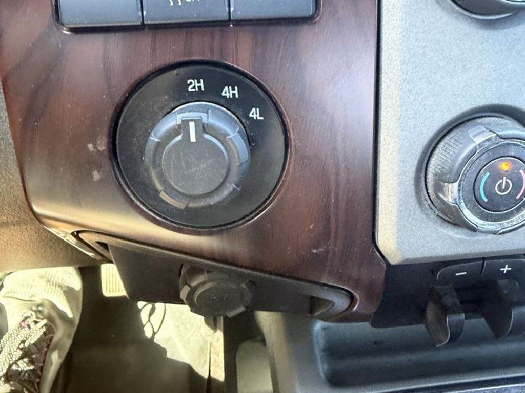 Ford Super Duty F-250 SRW Lariat 4WD Crew Cab 6.75' Box 2014
