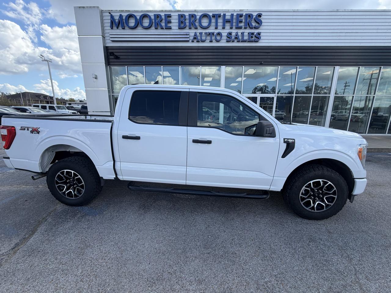 2022 Ford F-150 STX 4WD SuperCrew 5.5' Box