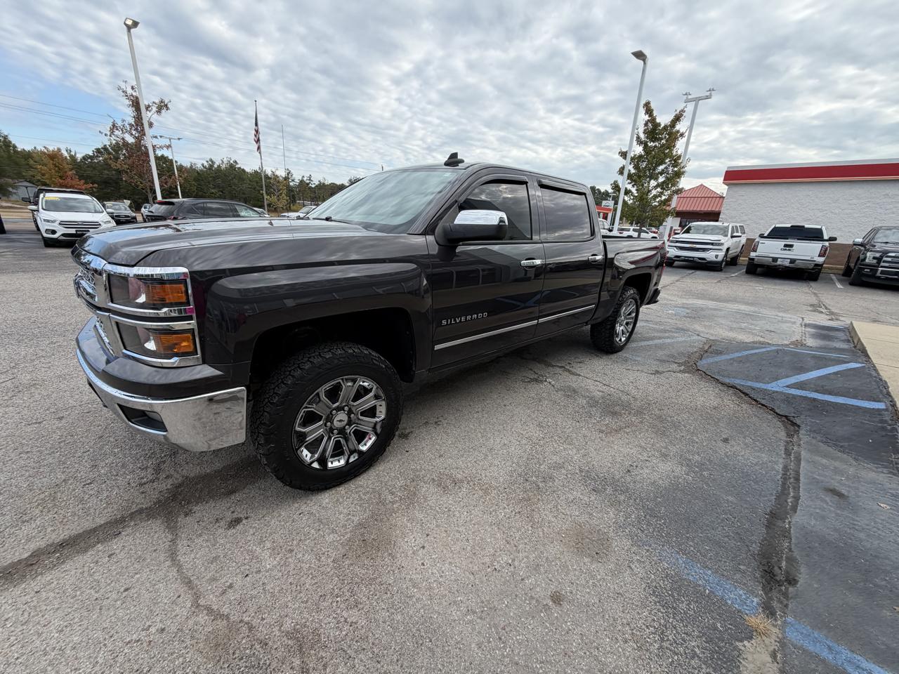 Chevrolet Silverado 1500 4WD Crew Cab 143.5" LT w/1LT 2015