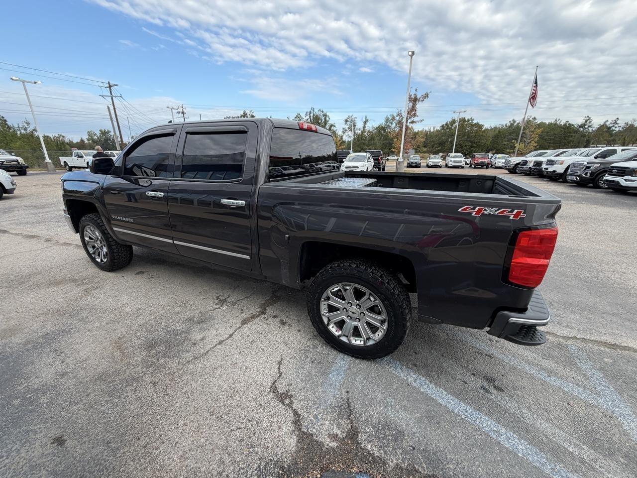Chevrolet Silverado 1500 4WD Crew Cab 143.5" LT w/1LT 2015