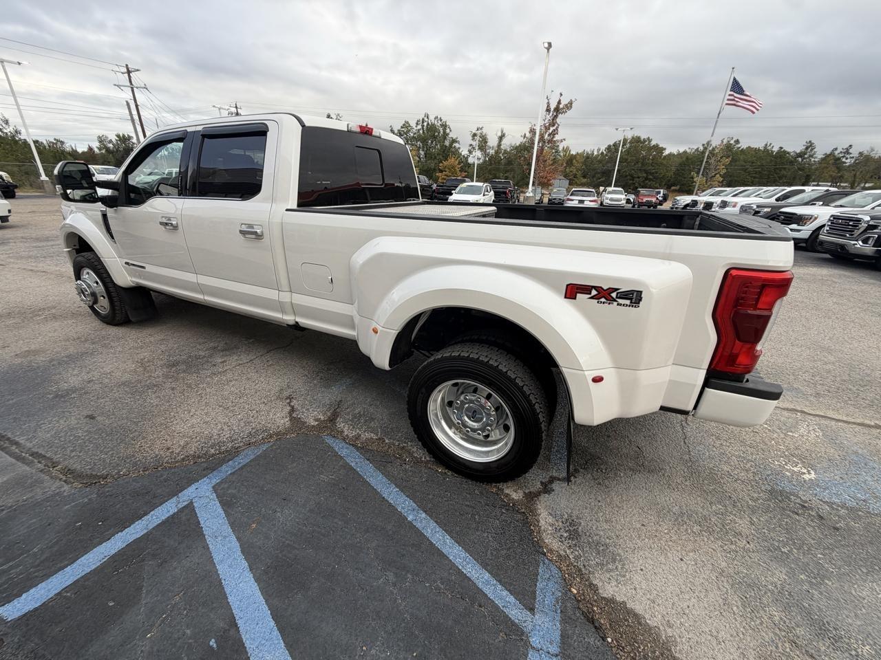 Ford Super Duty F-450 DRW Limited 4WD Crew Cab 8' Box 2019