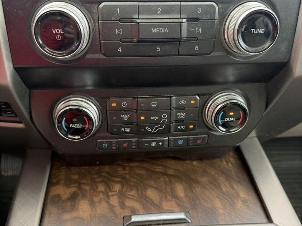 Ford Super Duty F-450 DRW Limited 4WD Crew Cab 8' Box 2019