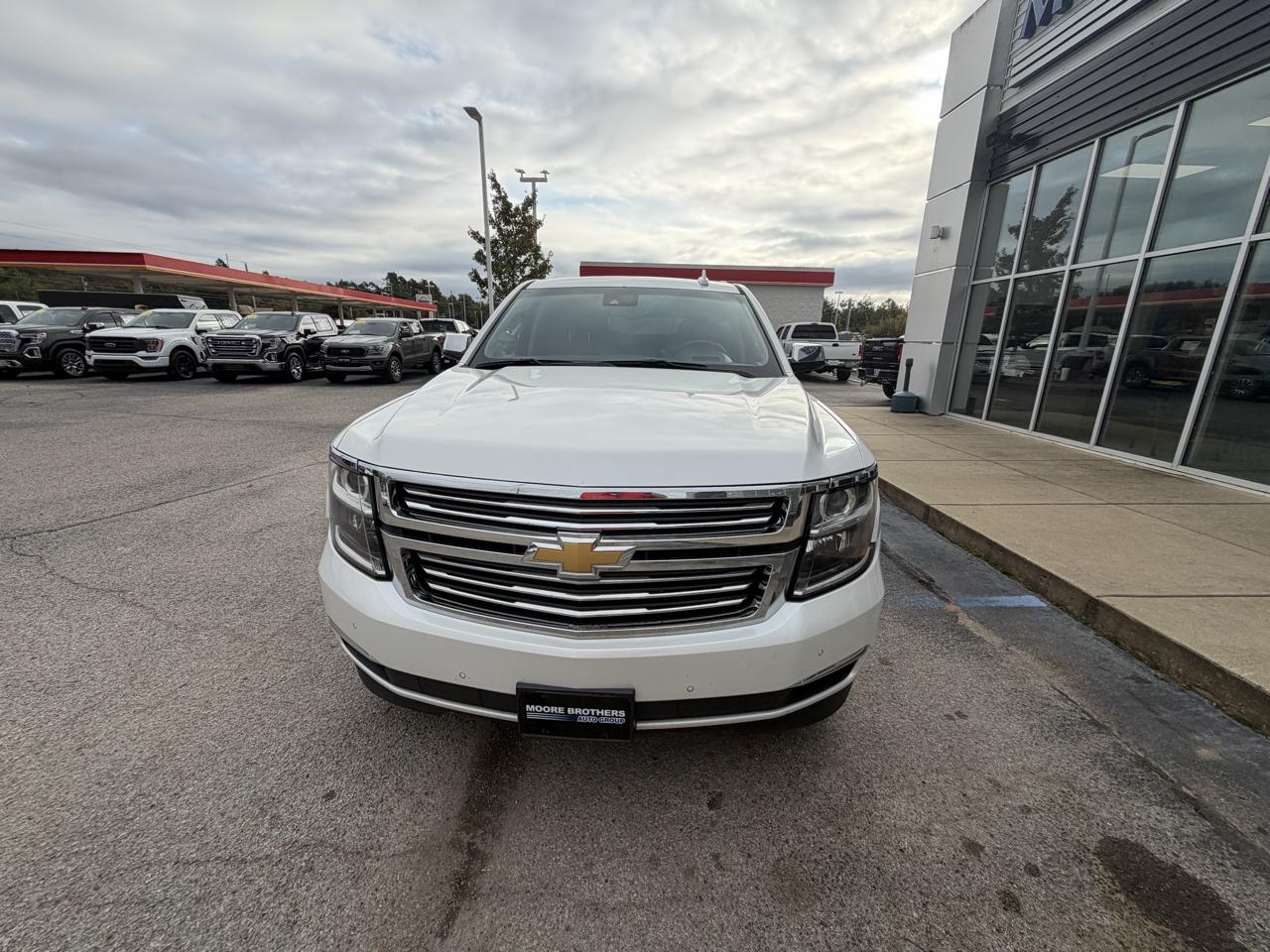 Chevrolet Suburban 2WD 4dr 1500 Premier 2017