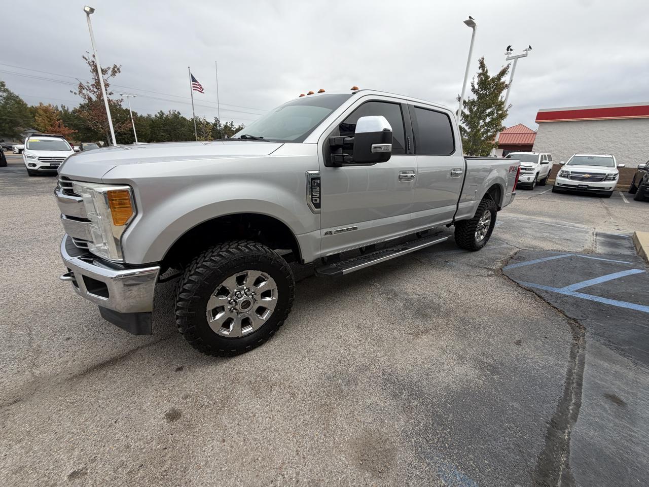 Ford Super Duty F-250 SRW Lariat 4WD SuperCab 8' Box 2017