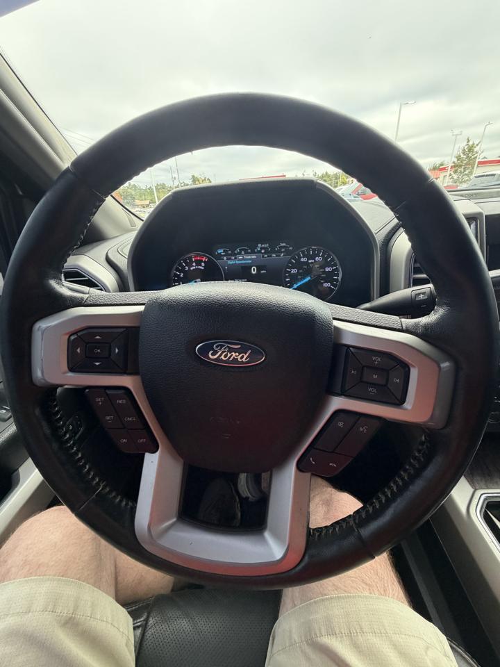 Ford Super Duty F-250 SRW Lariat 4WD SuperCab 8' Box 2017