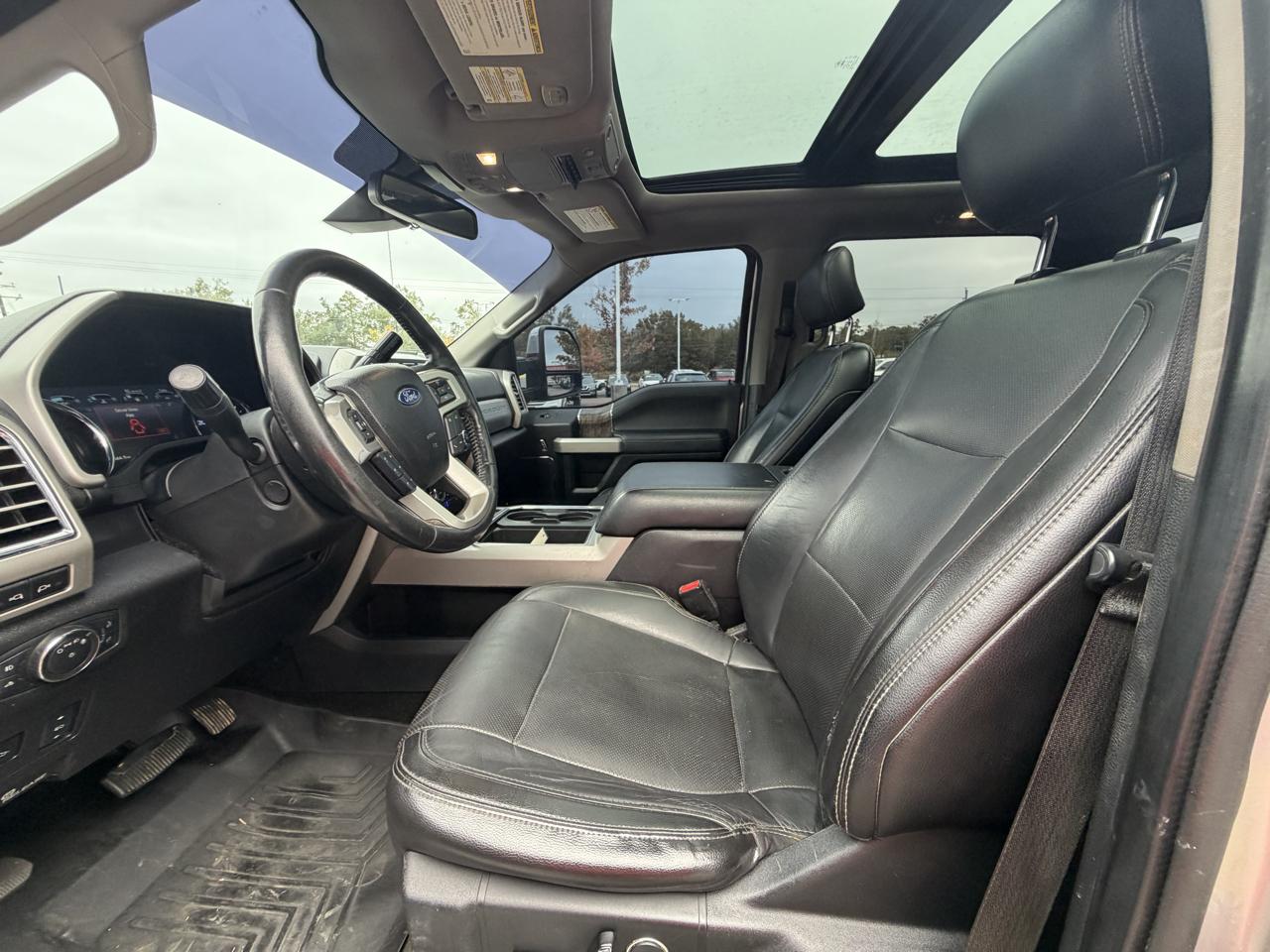 Ford Super Duty F-250 SRW Lariat 4WD SuperCab 8' Box 2017