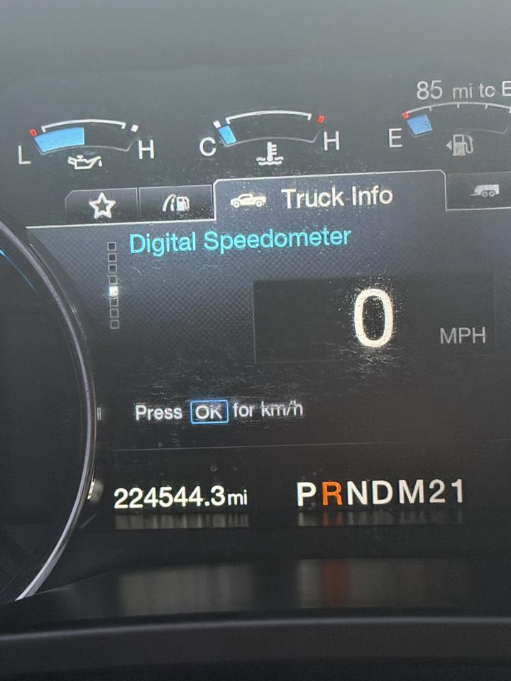 Ford Super Duty F-250 SRW Lariat 4WD SuperCab 8' Box 2017
