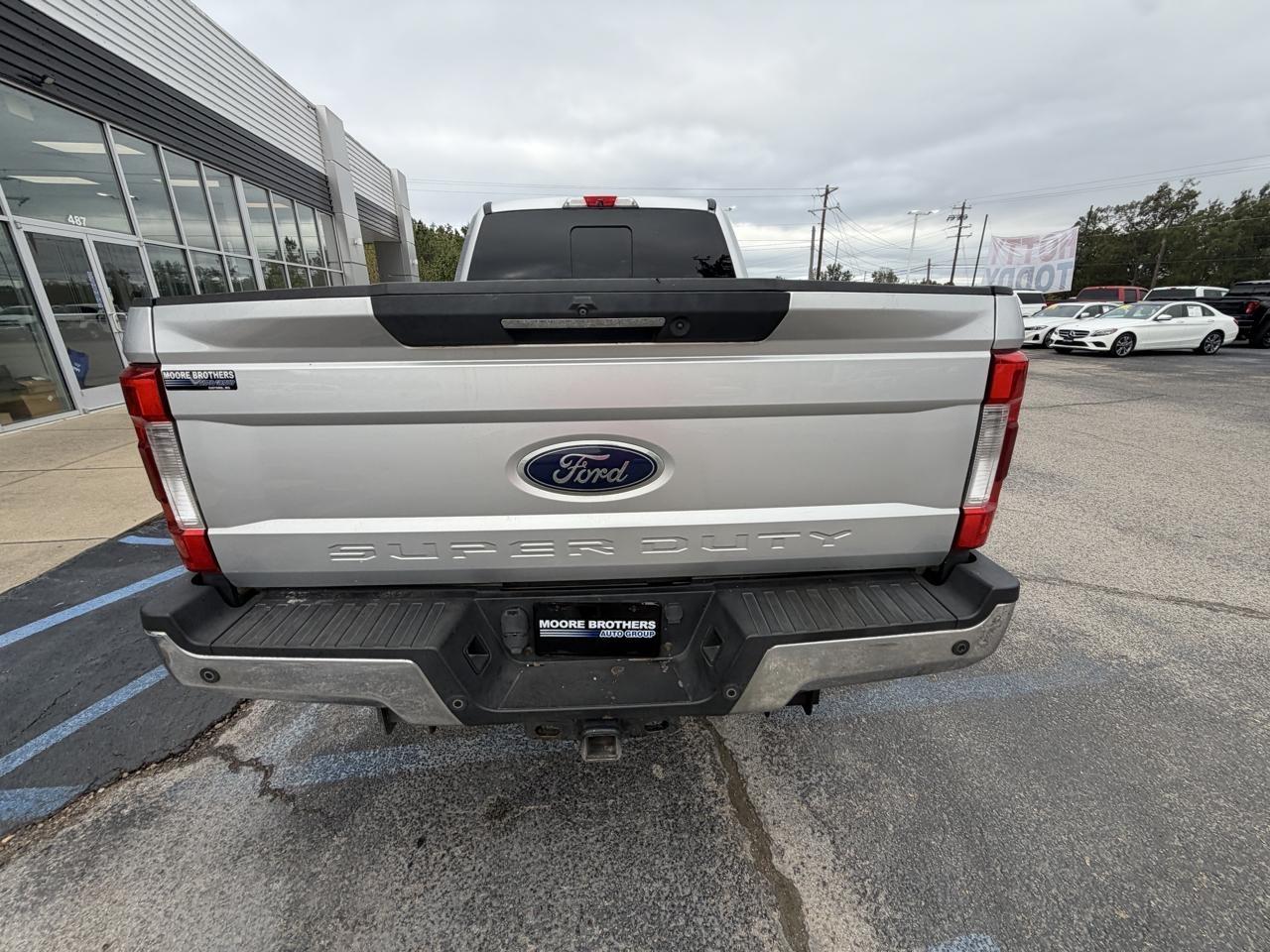 Ford Super Duty F-250 SRW Lariat 4WD SuperCab 8' Box 2017