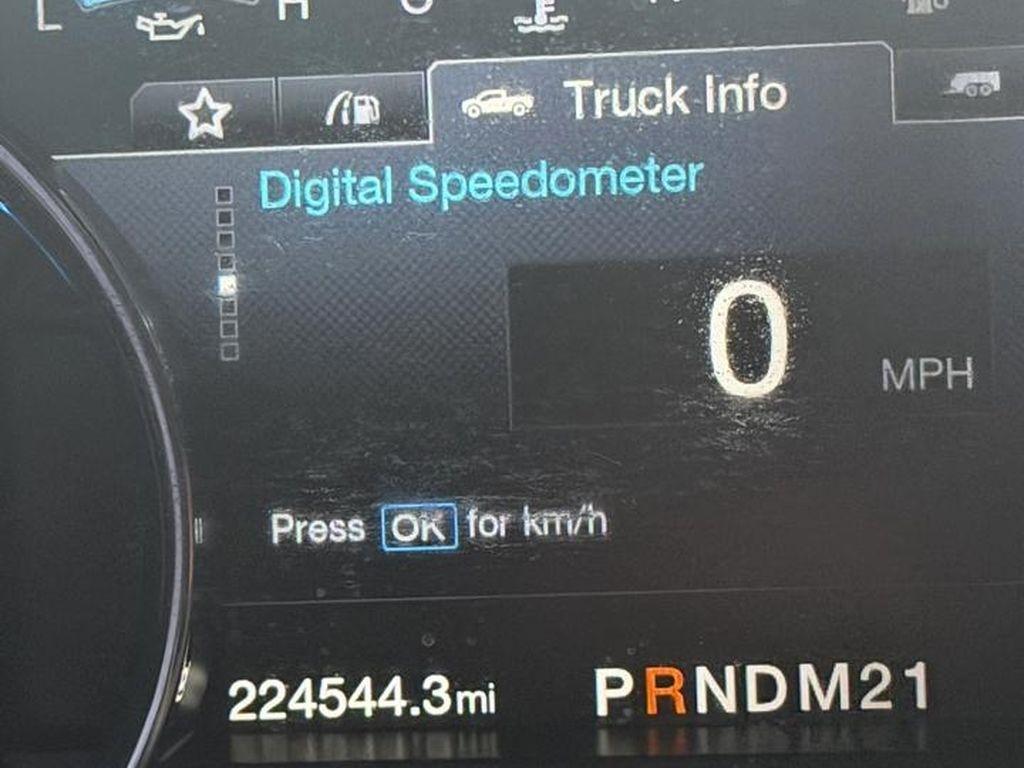 Ford Super Duty F-250 SRW Lariat 4WD SuperCab 8' Box 2017