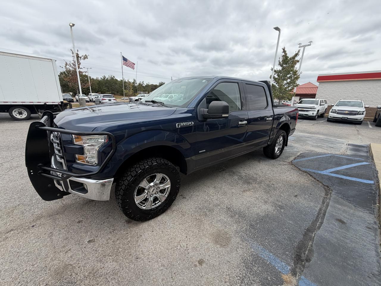 Ford F-150 4WD SuperCrew 145" XLT 2015