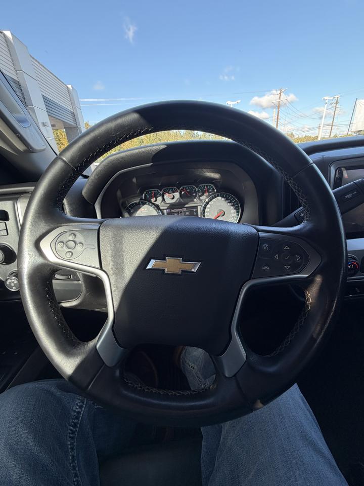 Chevrolet Silverado 1500 4WD Crew Cab 143.5" LT w/2LT 2015