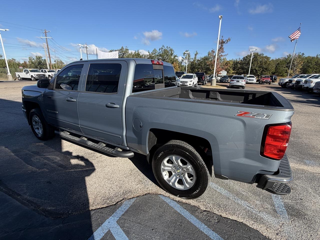 Chevrolet Silverado 1500 4WD Crew Cab 143.5" LT w/2LT 2015