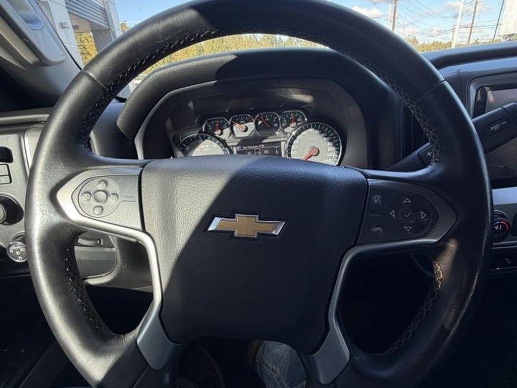 Chevrolet Silverado 1500 4WD Crew Cab 143.5" LT w/2LT 2015