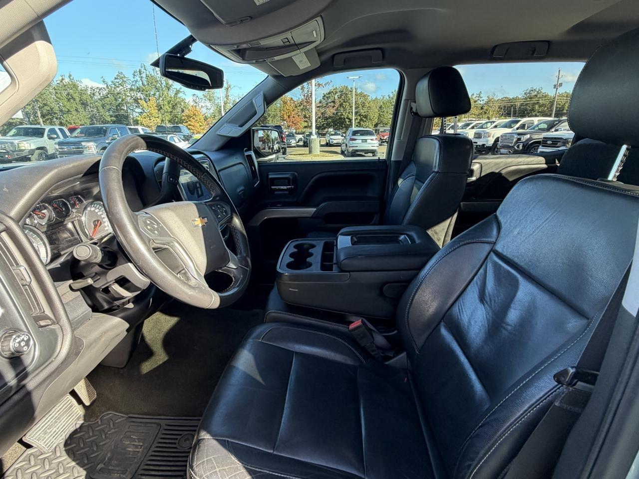 Chevrolet Silverado 1500 4WD Crew Cab 143.5" LT w/2LT 2015