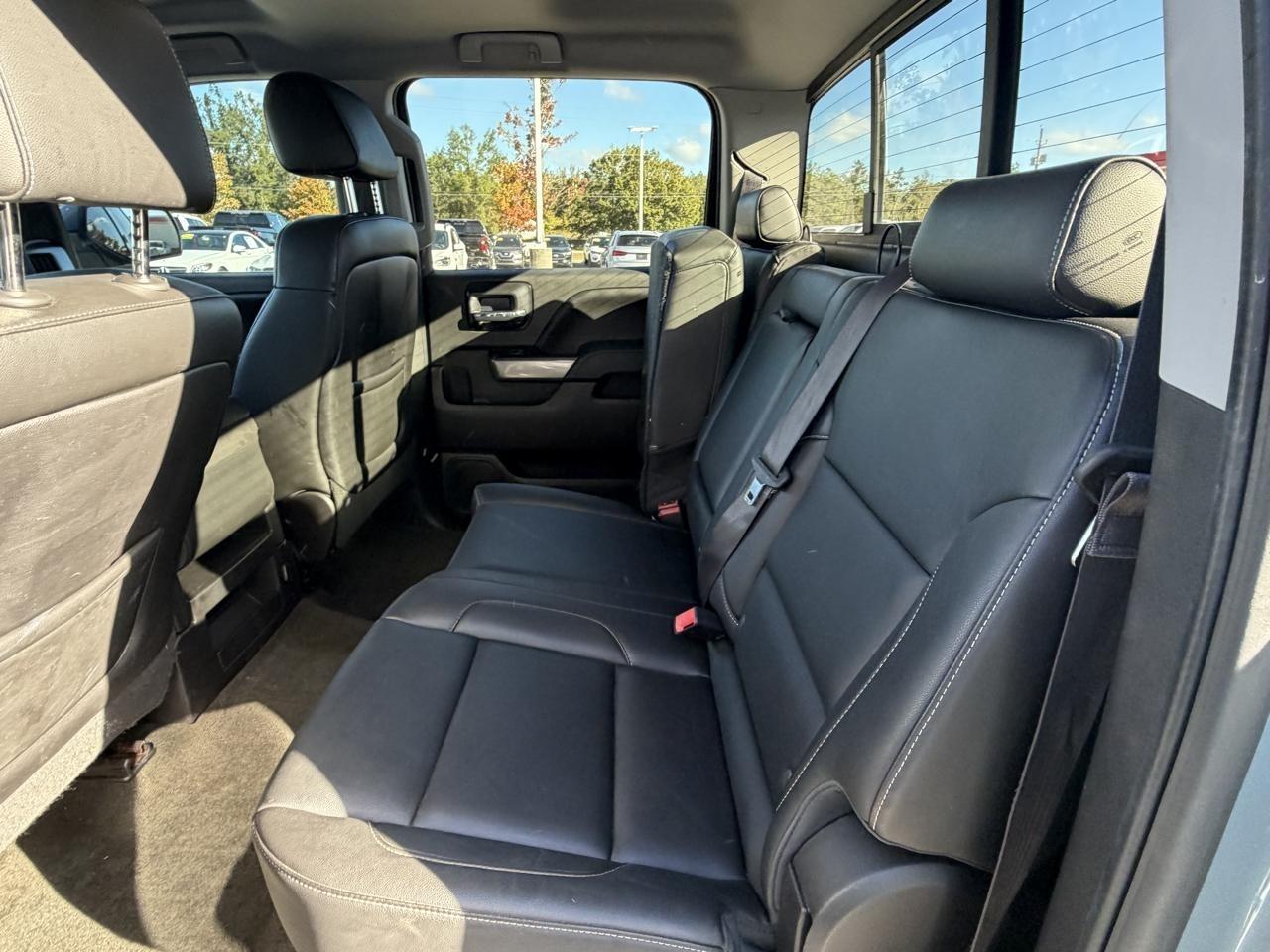Chevrolet Silverado 1500 4WD Crew Cab 143.5" LT w/2LT 2015