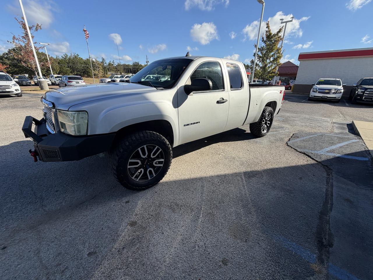 GMC Sierra 1500 4WD Ext Cab 143.5" SLE 2010