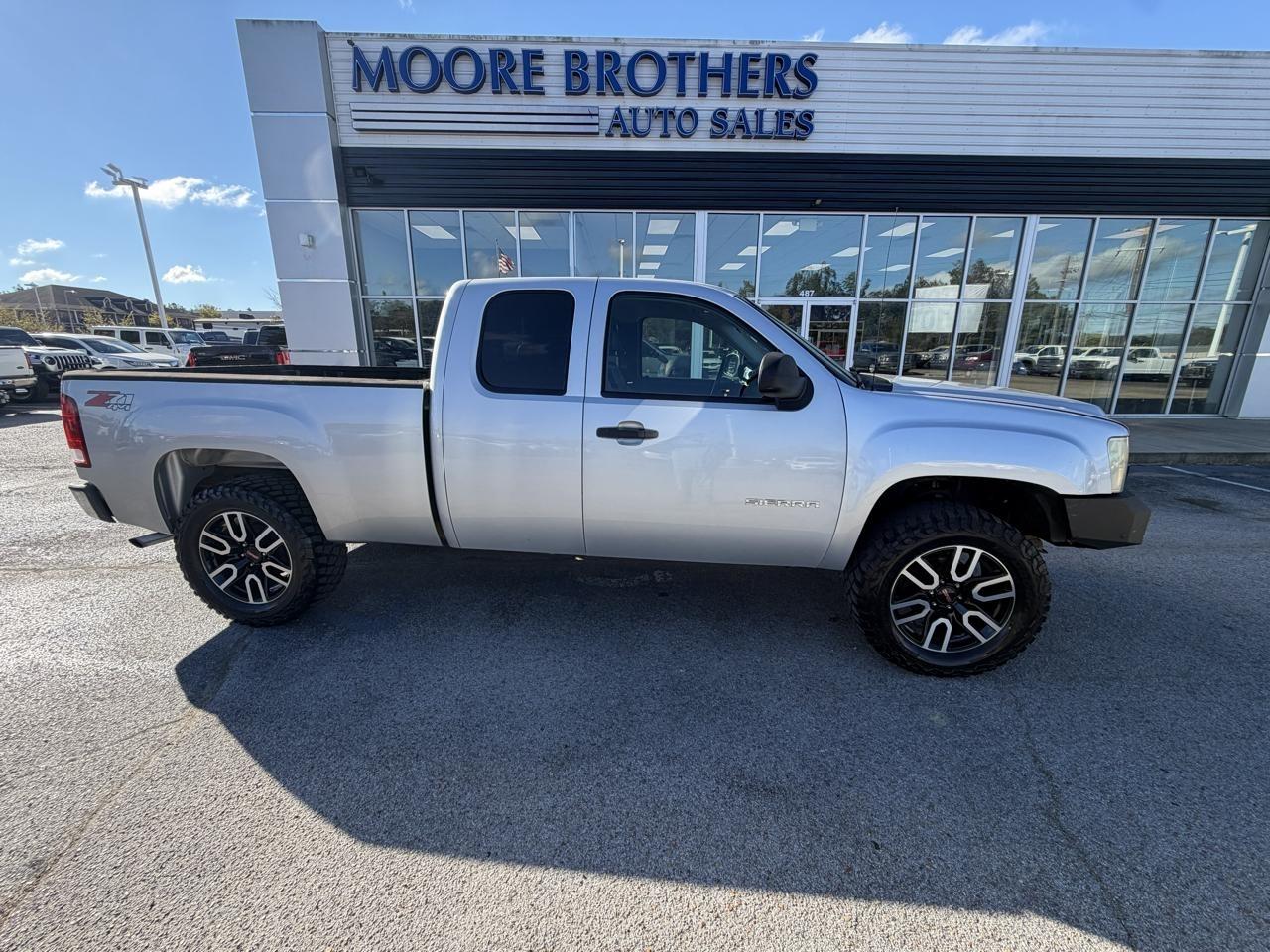GMC Sierra 1500 4WD Ext Cab 143.5" SLE 2010