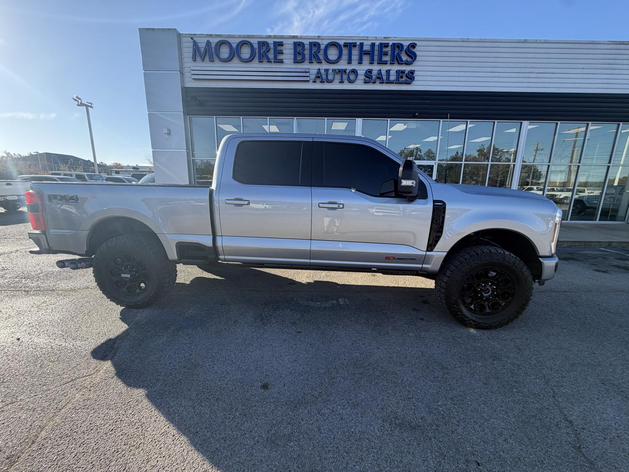 Ford Super Duty F-250 SRW Lariat 4WD Crew Cab 8' Box 2024