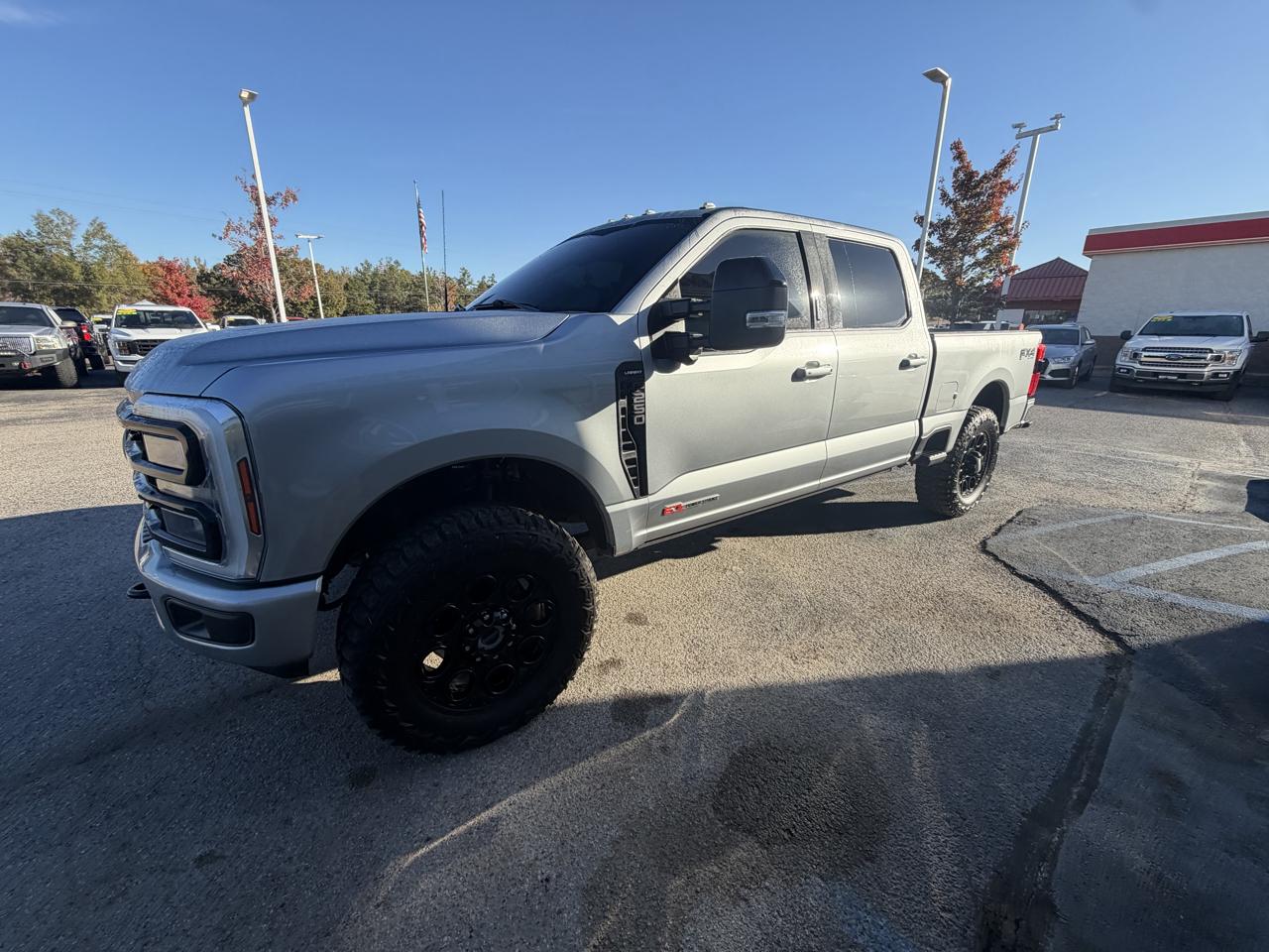 Ford Super Duty F-250 SRW Lariat 4WD Crew Cab 8' Box 2024
