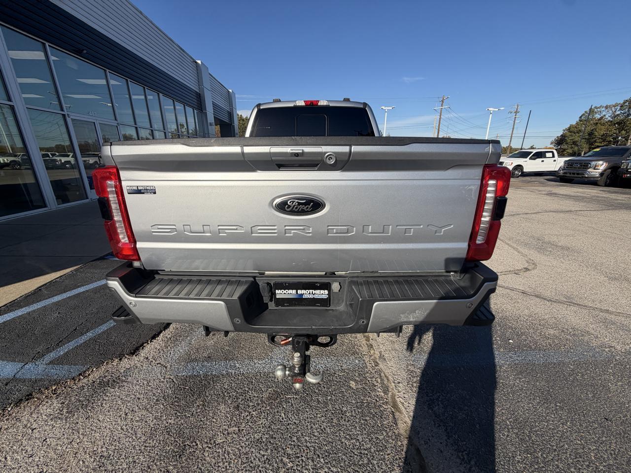 Ford Super Duty F-250 SRW Lariat 4WD Crew Cab 8' Box 2024