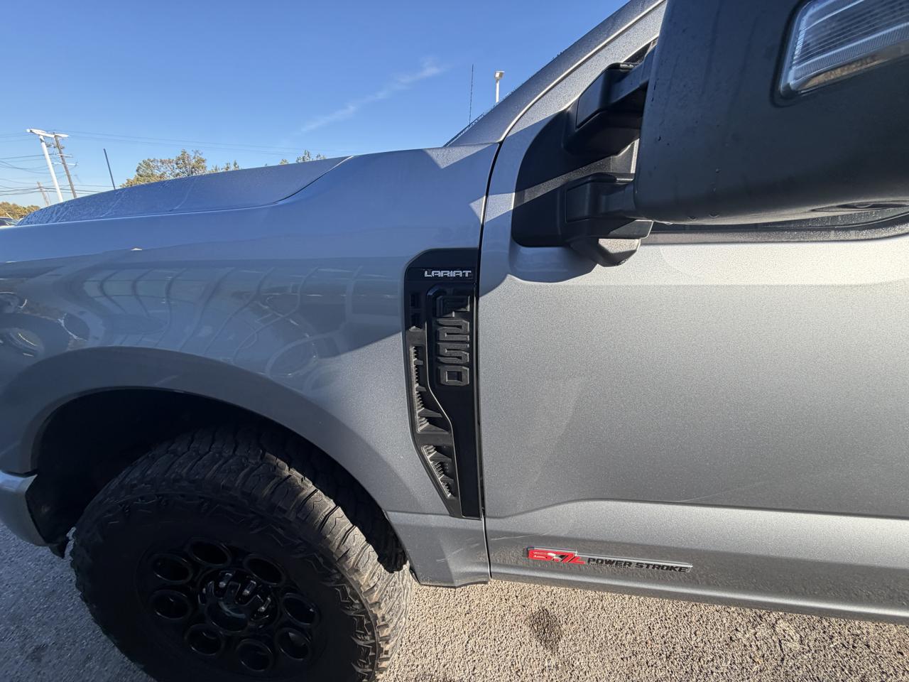 Ford Super Duty F-250 SRW Lariat 4WD Crew Cab 8' Box 2024