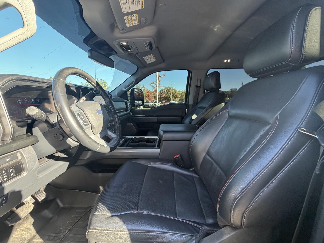 Ford Super Duty F-250 SRW Lariat 4WD Crew Cab 8' Box 2024