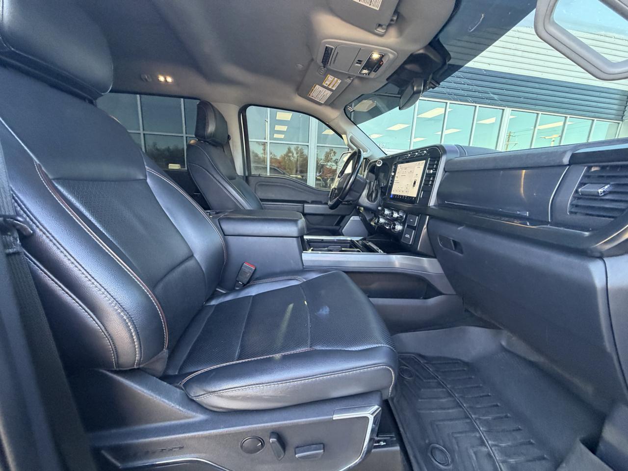 Ford Super Duty F-250 SRW Lariat 4WD Crew Cab 8' Box 2024