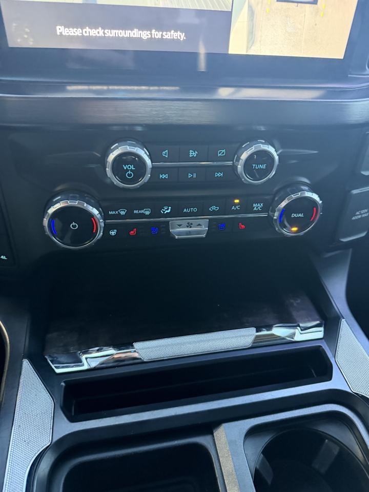 Ford Super Duty F-250 SRW Lariat 4WD Crew Cab 8' Box 2024