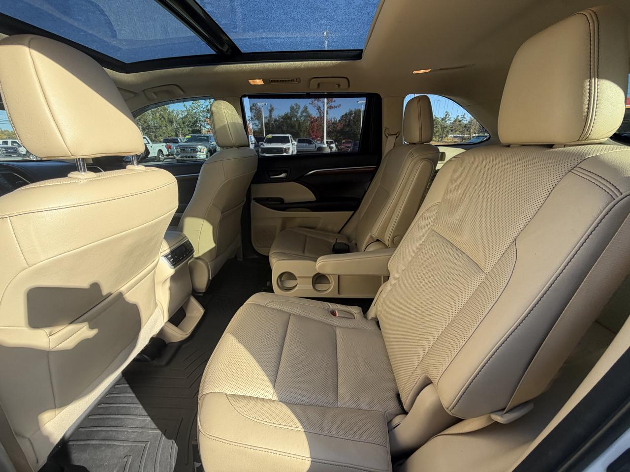 Toyota Highlander Limited V6 FWD (Natl) 2018