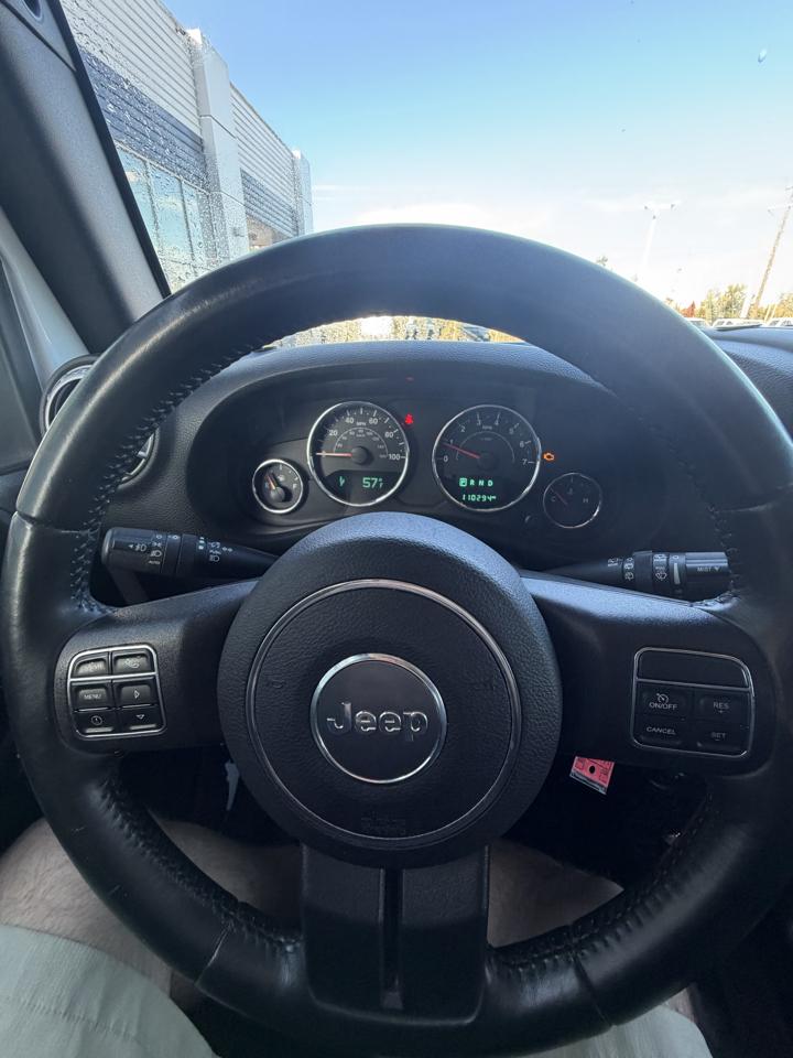 Jeep Wrangler Unlimited 4WD 4dr Sahara 2015