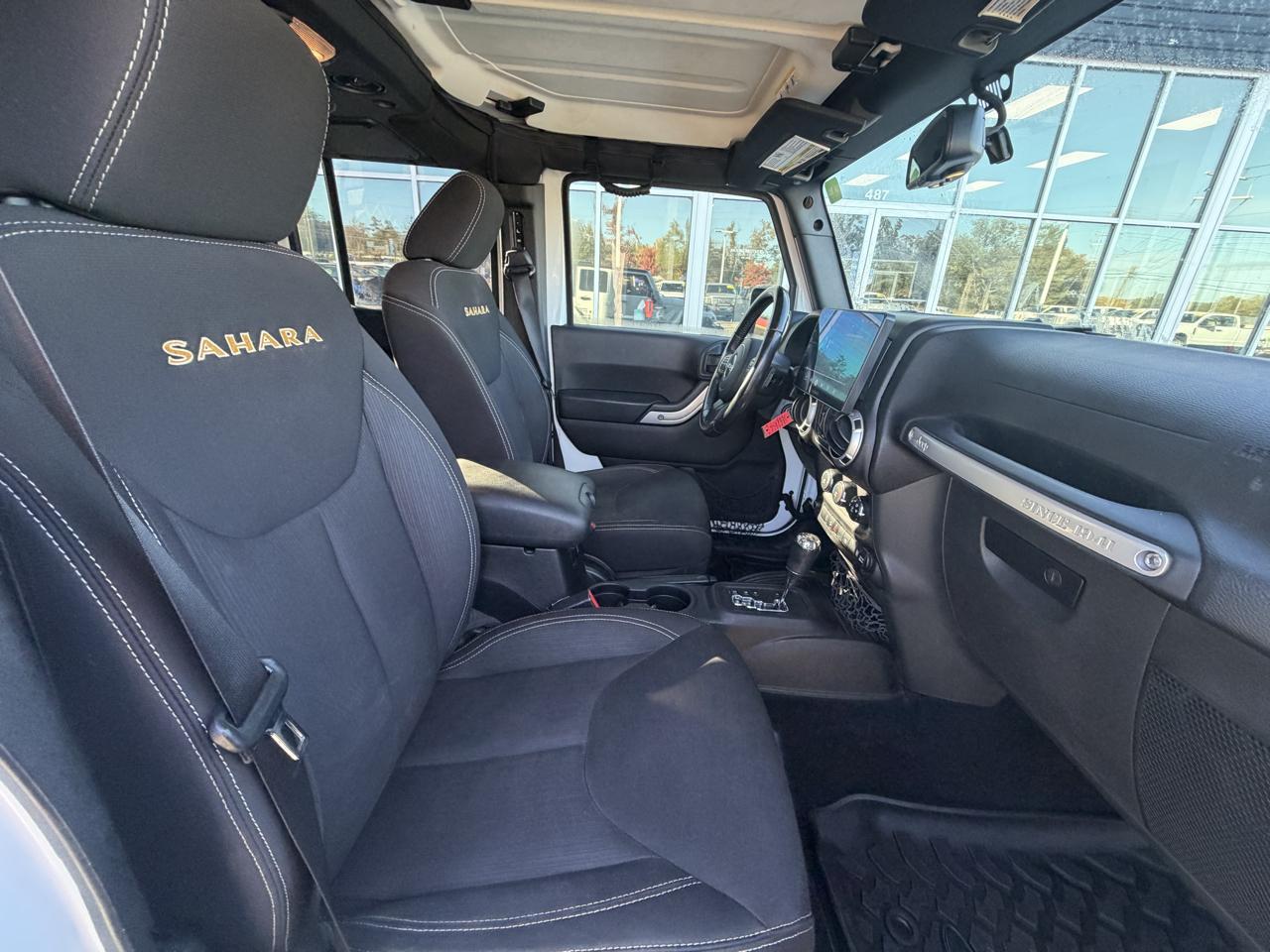Jeep Wrangler Unlimited 4WD 4dr Sahara 2015