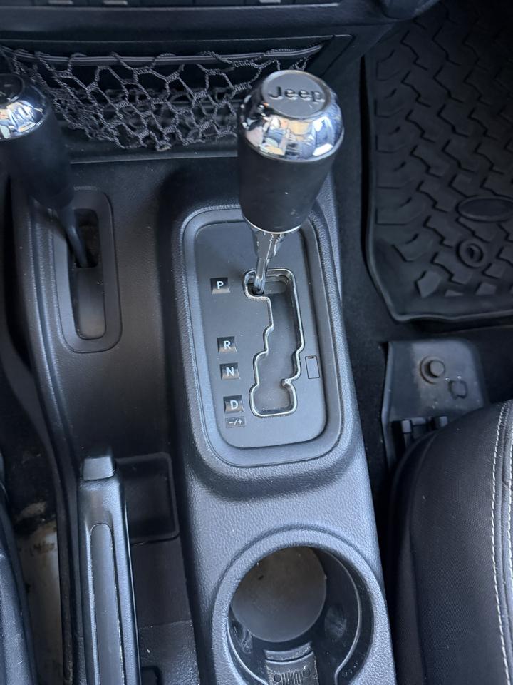 Jeep Wrangler Unlimited 4WD 4dr Sahara 2015