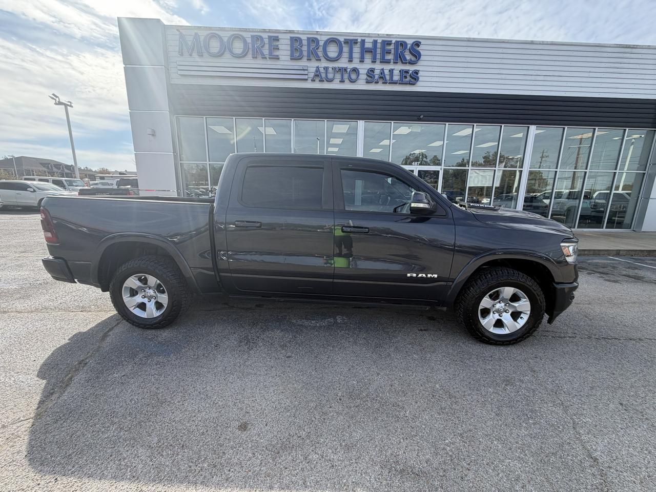 RAM 1500 Laramie 4x4 Crew Cab 5'7" Box 2019