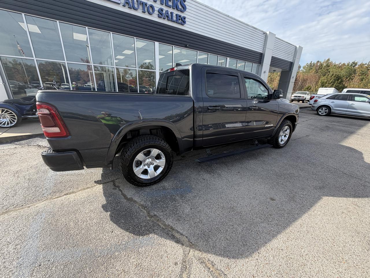 RAM 1500 Laramie 4x4 Crew Cab 5'7" Box 2019