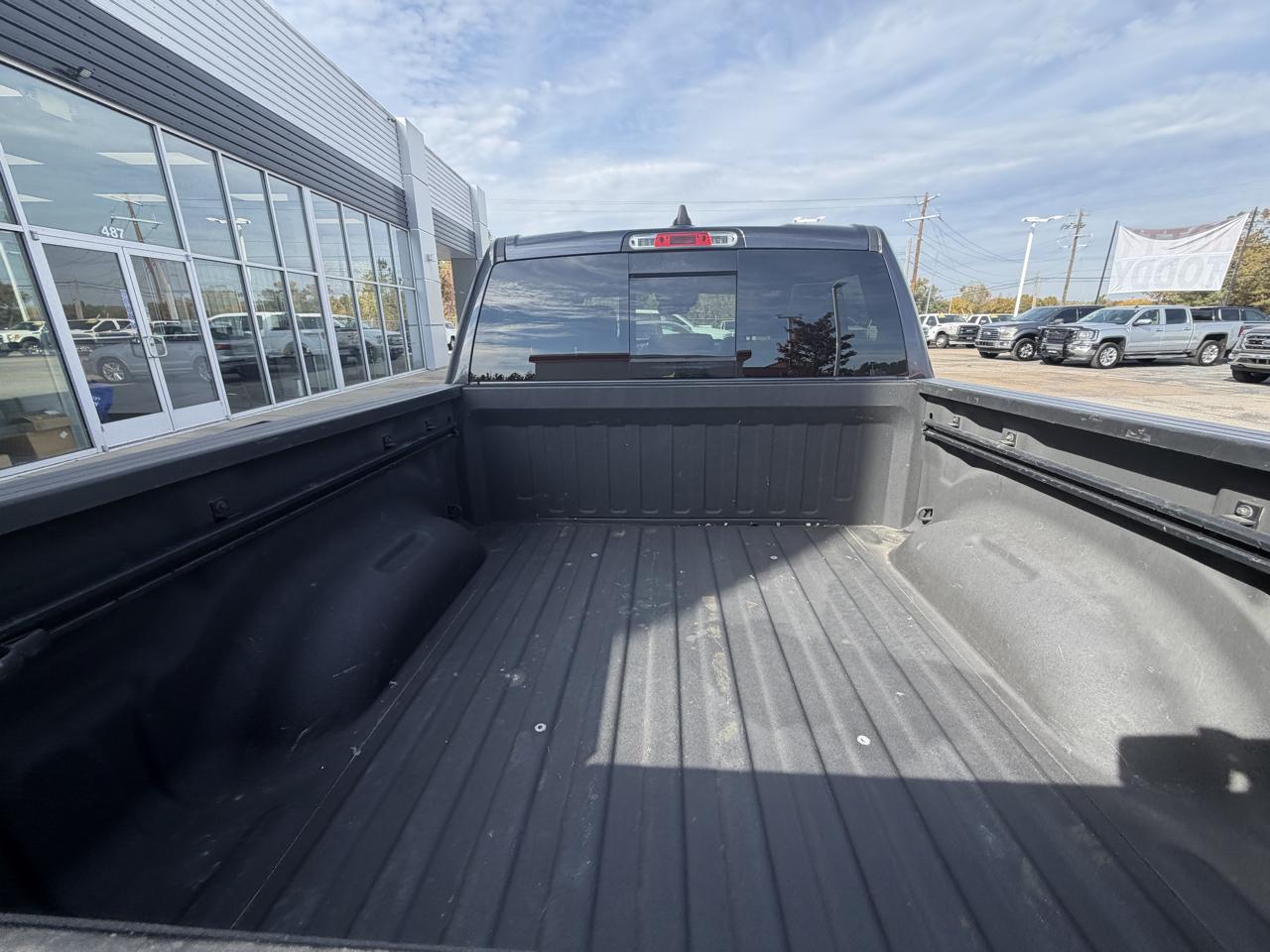 RAM 1500 Laramie 4x4 Crew Cab 5'7" Box 2019