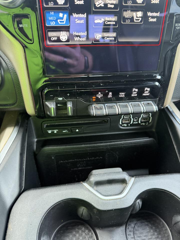 RAM 1500 Laramie 4x4 Crew Cab 5'7" Box 2019
