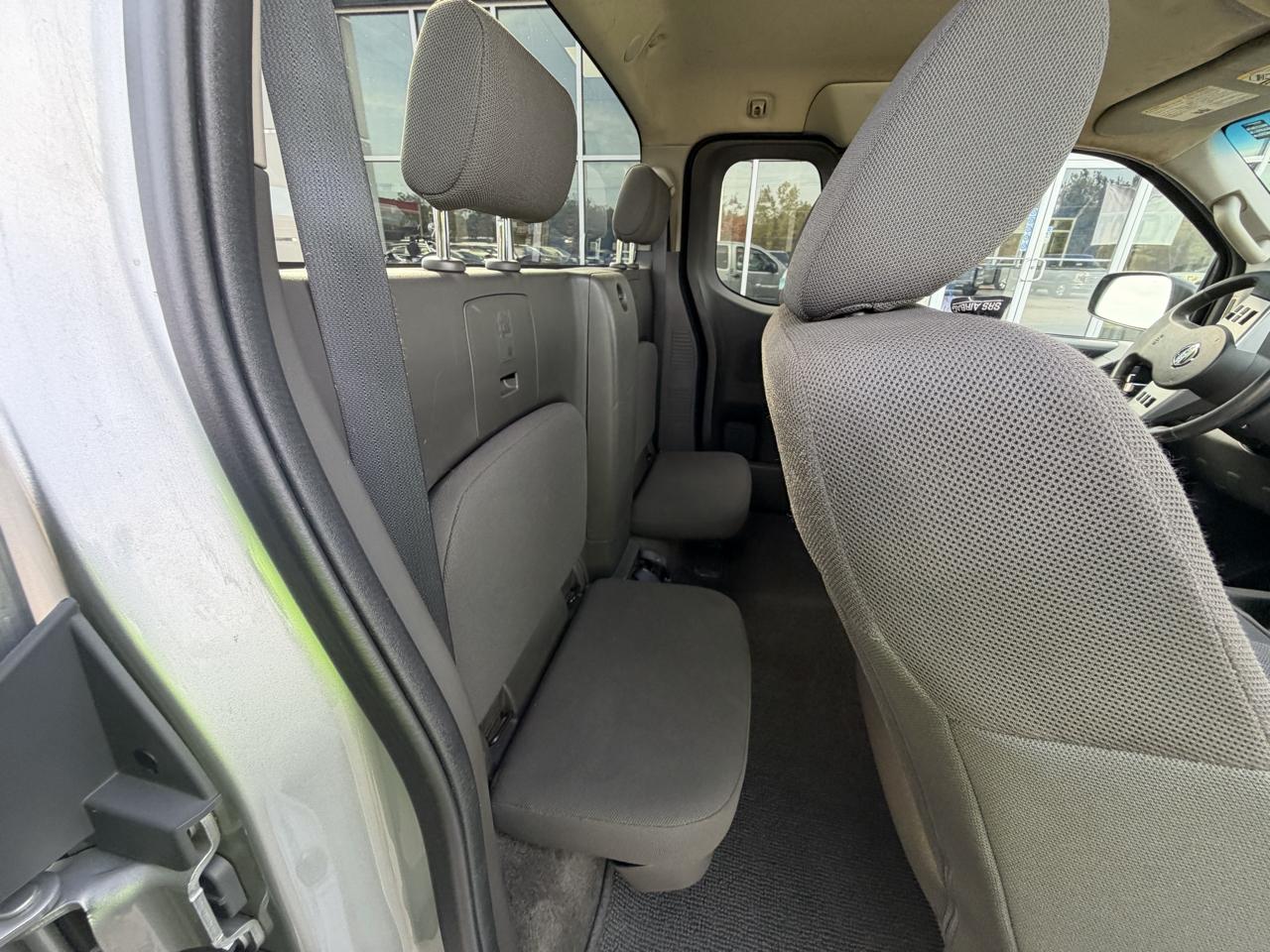 Nissan Frontier 2WD King Cab I4 Manual S 2016