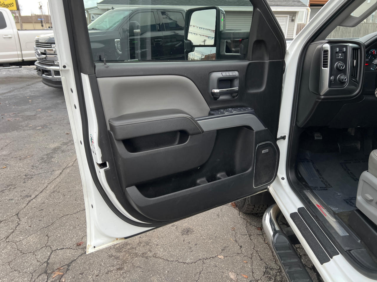 Chevrolet Silverado 3500HD LTZ Crew Cab 4WD 2015