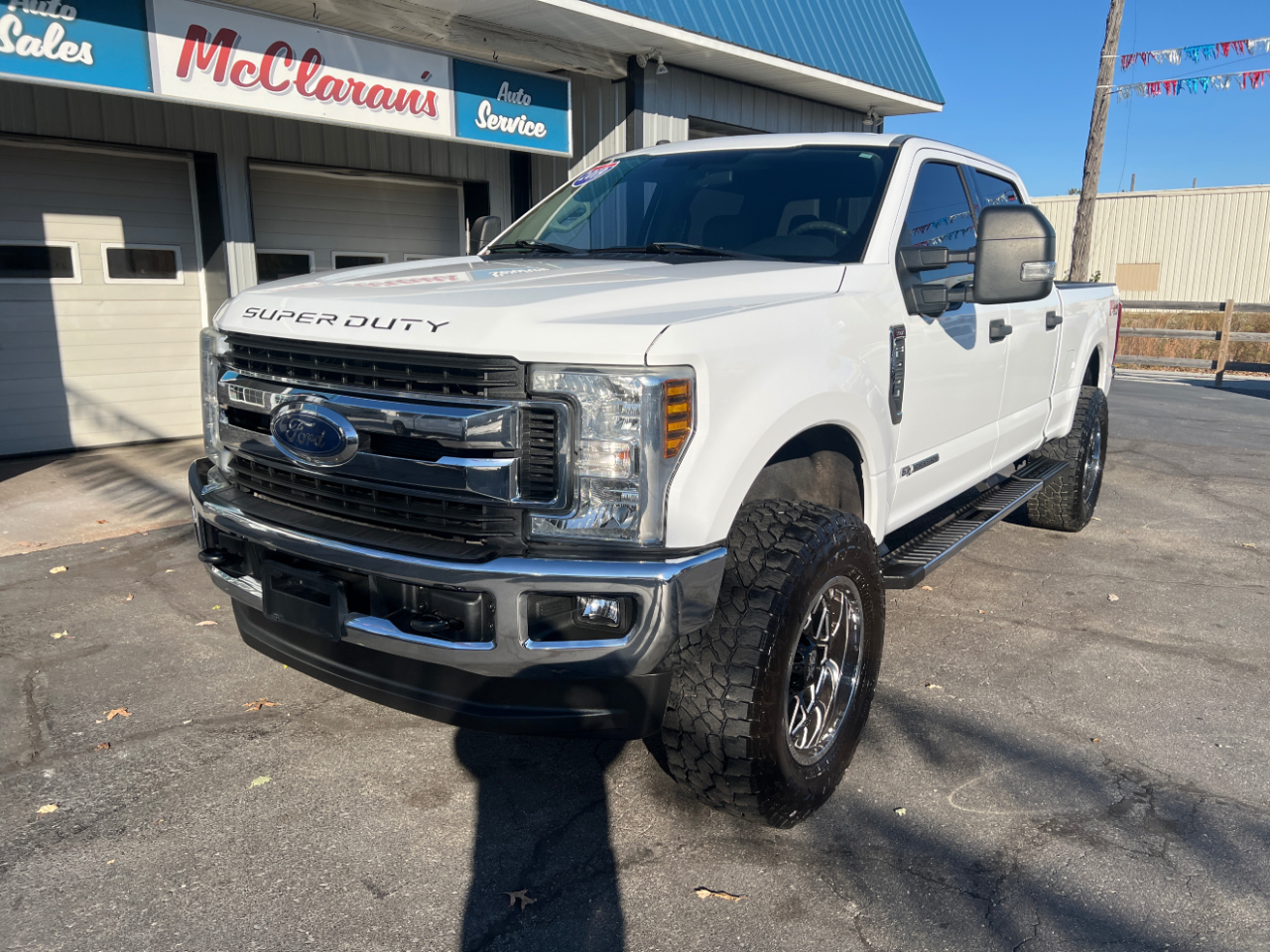 Ford F-250 SD XLT Crew Cab Short Bed 4WD 2019 Ford F-250 SD XLT Crew Cab Short Bed 4WD 2019