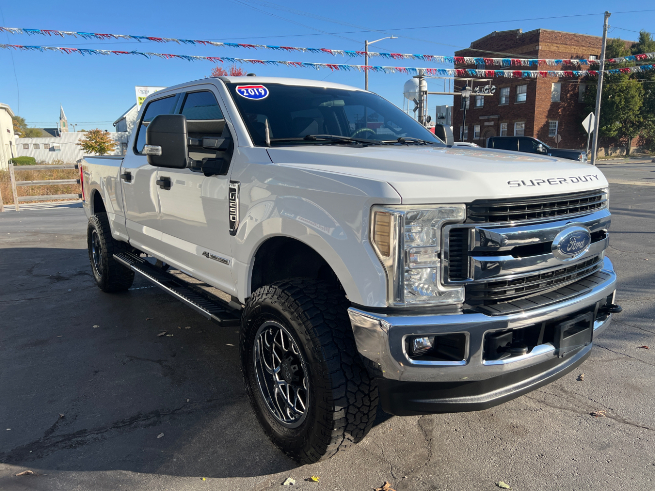 Ford F-250 SD XLT Crew Cab Short Bed 4WD 2019 Ford F-250 SD XLT Crew Cab Short Bed 4WD 2019