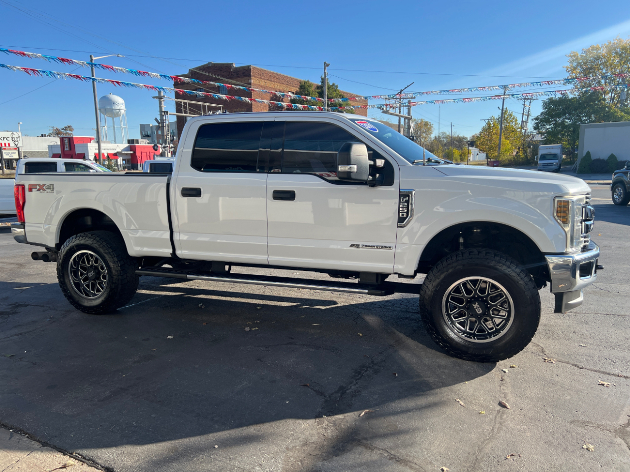 Ford F-250 SD XLT Crew Cab Short Bed 4WD 2019 Ford F-250 SD XLT Crew Cab Short Bed 4WD 2019
