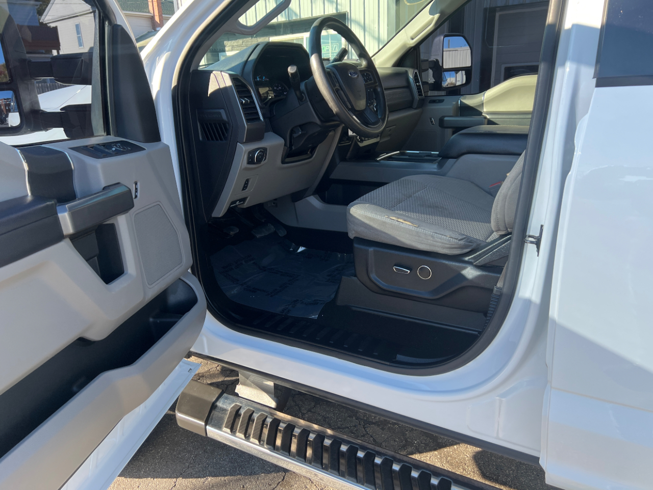 Ford F-250 SD XLT Crew Cab Short Bed 4WD 2019 Ford F-250 SD XLT Crew Cab Short Bed 4WD 2019