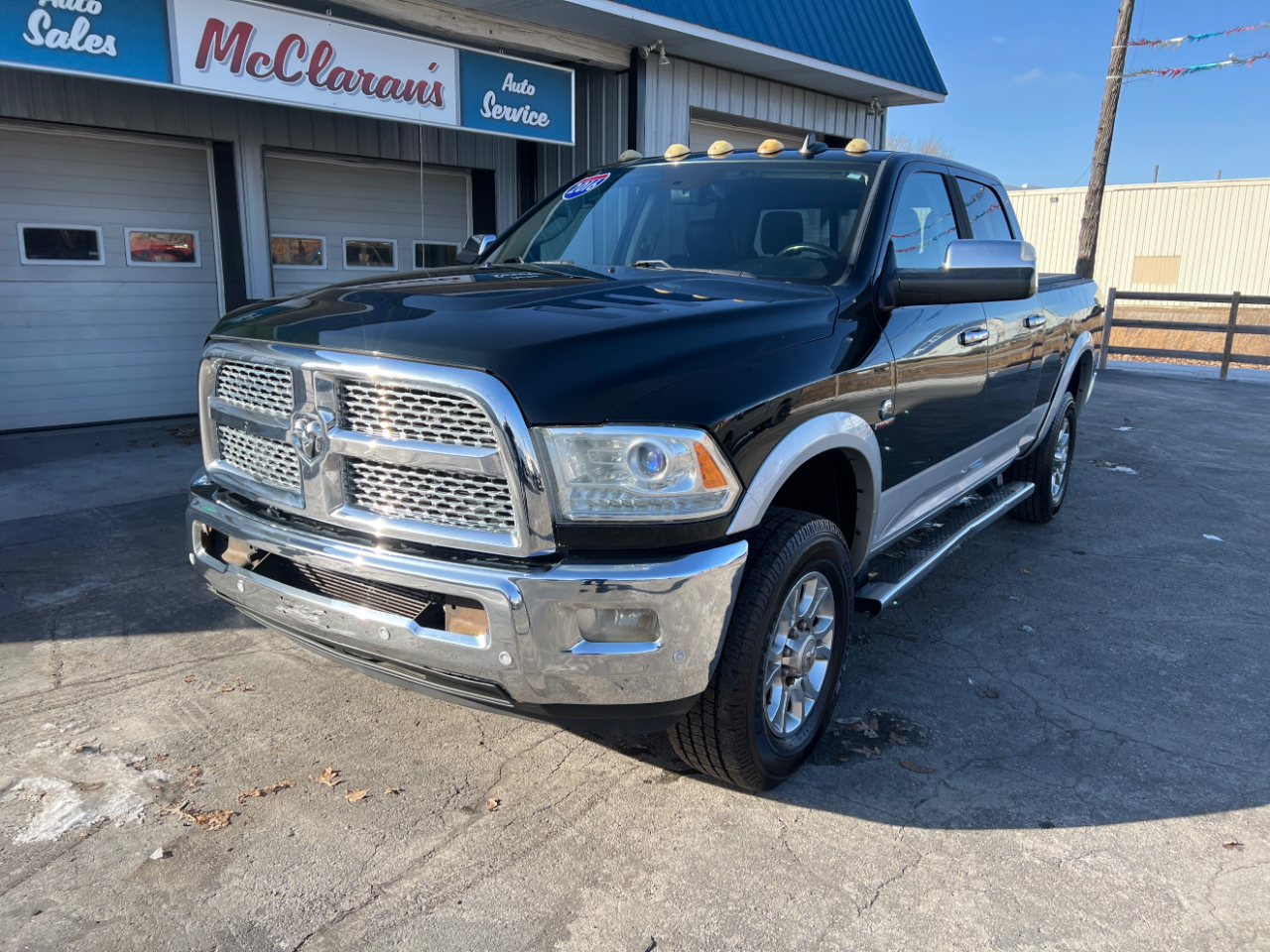 RAM 3500 Laramie Crew Cab SWB 4WD 2016