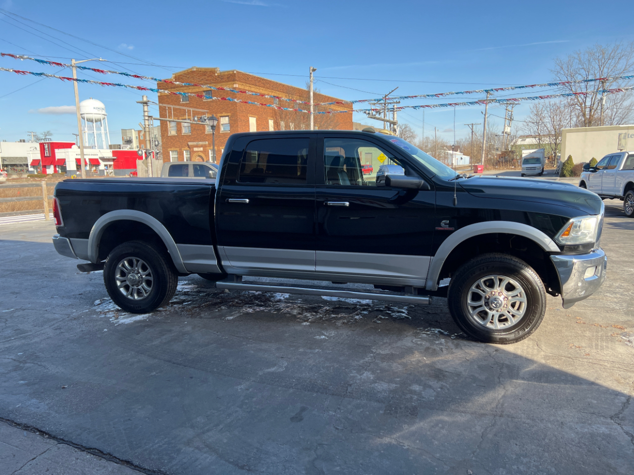RAM 3500 Laramie Crew Cab SWB 4WD 2016